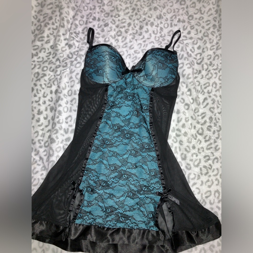 Elegant Black and Teal Lace Chemise